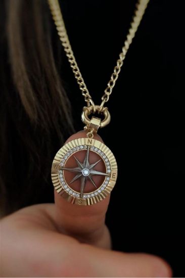 "Zarif Pusula Model Altın Kolye, 10,80 gram, Goldium ustalığı ve Altın Pusula Kolye modeli ile uzun ömürlü kullanım sağlar