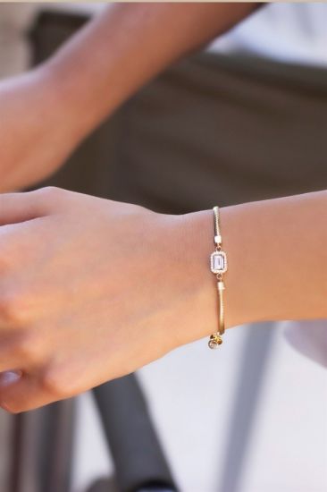 "Altın Balık Sırtı Zincir Kordonlu Baget Taşlı Bileklik, 3,93 gram, Goldium ustalığı ve Altın Kalpli Bileklik modeli ile uzun ömürlü kullanım sağlar