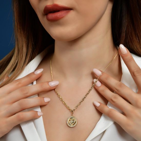 "14 Ayar Altın Kalem İşçilikli Kalpli Taşlı Kolye, 7,34 gram, Goldium ustalığı ve Altın Kolye modeli ile uzun ömürlü kullanım sağlar