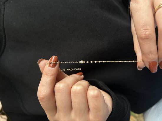 Kelebek zincir yuvarlak taşlı bileklik, 0,68 gram ve özenli işçilikle Altın Bileklik’in günlük ve özel kullanıma uygun bir Goldium modelidir.