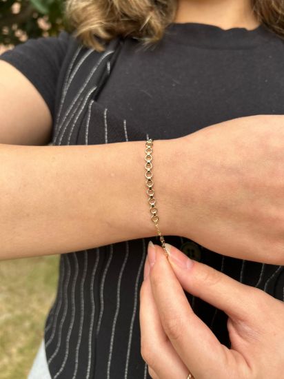 "Halka Detay Kelebek Zincir Bileklik, 1,11 gram, Goldium ustalığı ve Altın Bileklik modeli ile uzun ömürlü kullanım sağlar