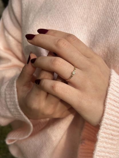 "14 Ayar Altın Minimal Tasarım Yüzük, 1,05 gram, Goldium ustalığı ve Altın Yüzük modeli ile uzun ömürlü kullanım sağlar