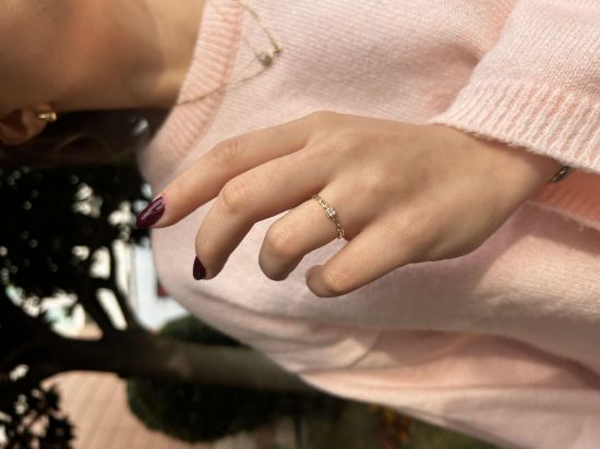 "14 Ayar Altın Minimal Tasarım Yüzük, 1,05 gram, Goldium ustalığı ve Altın Yüzük modeli ile uzun ömürlü kullanım sağlar