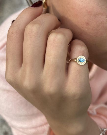 "14 Ayar Altın Taşlı Vintage Serçe Parmak Yüzük, 2,25 gram, Goldium ustalığı ve Altın Yüzük modeli ile uzun ömürlü kullanım sağlar