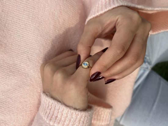 "14 Ayar Altın Taşlı Vintage Serçe Parmak Yüzük, 2,25 gram, Goldium ustalığı ve Altın Yüzük modeli ile uzun ömürlü kullanım sağlar