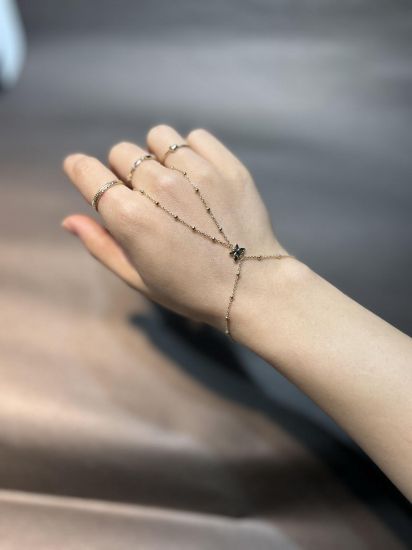 "14 Ayar Kelebek Detaylı Altın Şahmeran, 2,47 gram, Goldium ustalığı ve Ebru Sever Türk'ün Favorileri modeli ile uzun ömürlü kullanım sağlar