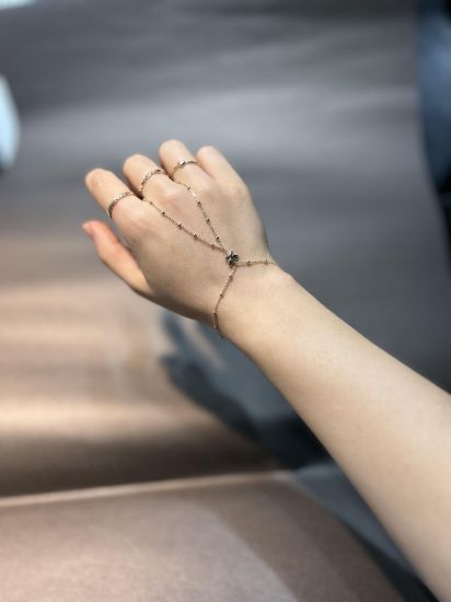 "14 Ayar Kelebek Detaylı Altın Şahmeran, 2,47 gram, Goldium ustalığı ve Ebru Sever Türk'ün Favorileri modeli ile uzun ömürlü kullanım sağlar