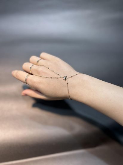"14 Ayar Kelebek Detaylı Altın Şahmeran, 2,47 gram, Goldium ustalığı ve Ebru Sever Türk'ün Favorileri modeli ile uzun ömürlü kullanım sağlar