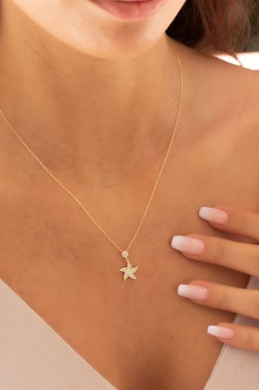 Zarif Deniz Yıldızı Model Altın Kolye, 1,53 gram ve özenli işçilikle Altın Kolye’in günlük ve özel kullanıma uygun bir Goldium modelidir.
