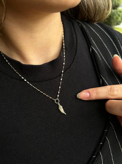 "14 Ayar Kelebek Zincir Melek Kanadı Kolye, 1,81 gram tasarımıyla Altın Kolye kategorisinde, Goldium imzasıyla modern bir görünüm sunar