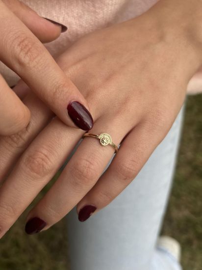 "14 Ayar Altın Vintage Desen Yüzük, 1,15 gram olup Altın Yüzük modellerinden biridir. Ağırlığı ve zarif tasarımıyla stilinizi tamamlar