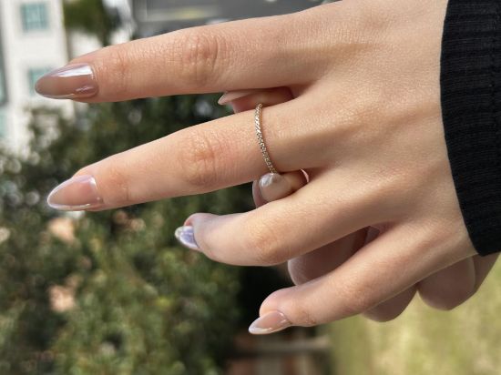 "14 Ayar Altın Yarımtur Taşlı Yüzük, 0,91 gram, Goldium ustalığı ve Altın Minimal Yüzük modeli ile uzun ömürlü kullanım sağlar