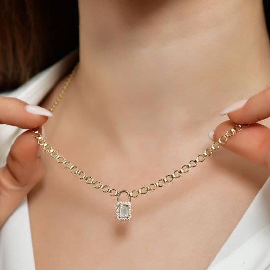 "14 Ayar Altın Özel Kalem İşçilikli Kalpli Kolye, 6,63 gram tasarımıyla Altın Kolye kategorisinde, Goldium imzasıyla modern bir görünüm sunar