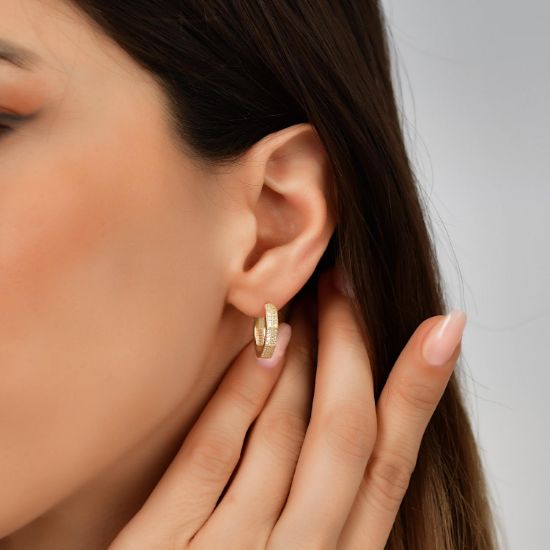 "14 Ayar Altın Taşlı Küpe, 3,02 gram, Goldium ustalığı ve Altın Küpe modeli ile uzun ömürlü kullanım sağlar