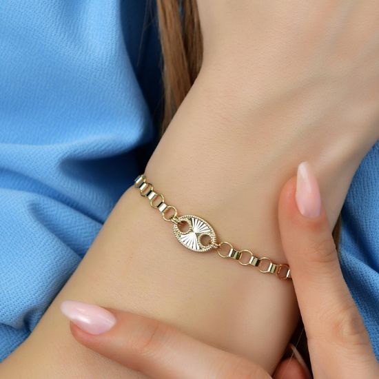 "14 Ayar Altın Model Bileklik, 5,01 gram tasarımıyla Altın Bileklik kategorisinde, Goldium imzasıyla modern bir görünüm sunar