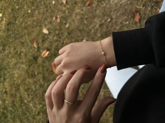"Kelebek zincir tektaş parçalı bileklik, 0,78 gram, Goldium ustalığı ve Altın Bileklik modeli ile uzun ömürlü kullanım sağlar