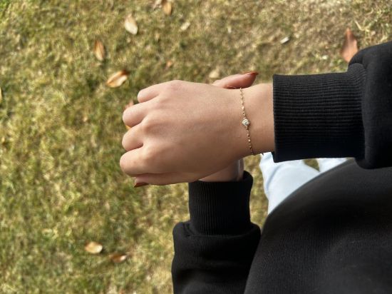 "Kelebek zincir tektaş parçalı bileklik, 0,78 gram, Goldium ustalığı ve Altın Bileklik modeli ile uzun ömürlü kullanım sağlar
