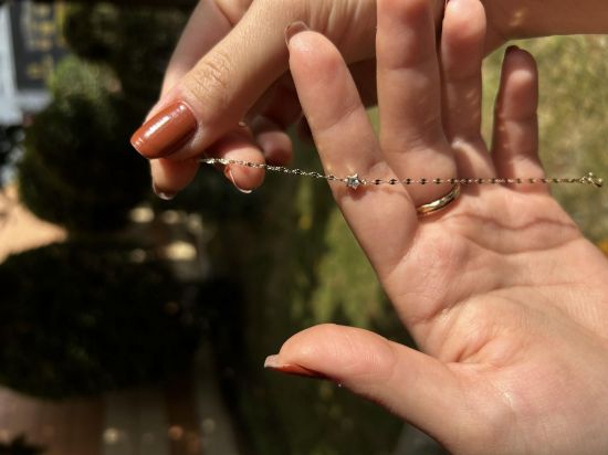 Kelebek Zincir Taşlı Yıldız Bileklik, 0,71 gram ve özenli işçilikle Altın Yıldız Bileklik’in günlük ve özel kullanıma uygun bir Goldium modelidir.