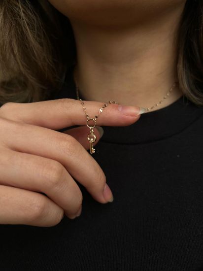 "Kelebek Zincir Kilit Kolye, 1,61 gram tasarımıyla Altın Kolye kategorisinde, Goldium imzasıyla modern bir görünüm sunar
