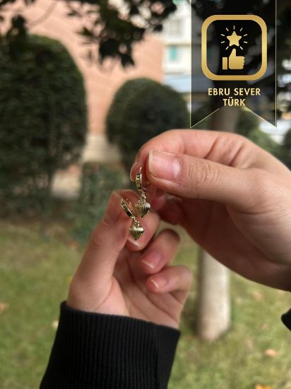 14 Ayar Altın Çizgili Kalp Tasarım Küpe, 1,97 gram ve özenli işçilikle Altın Küpe’in günlük ve özel kullanıma uygun bir Goldium modelidir.