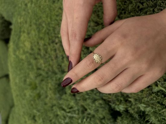 "14 Ayar Altın Vintage Yüzük, 1,30 gram tasarımıyla Altın Yüzük kategorisinde, Goldium imzasıyla modern bir görünüm sunar