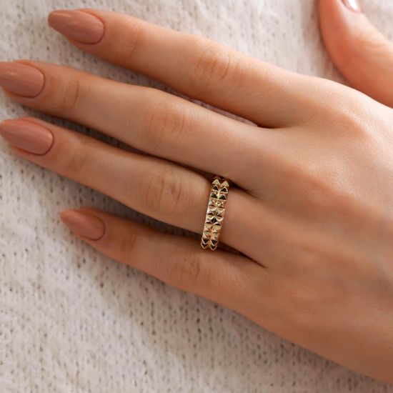 "14 Ayar Altın Taş Detaylı Fantezi Altın Yüzük, 4,47 gram, Goldium ustalığı ve Altın Fantezi Yüzük modeli ile uzun ömürlü kullanım sağlar