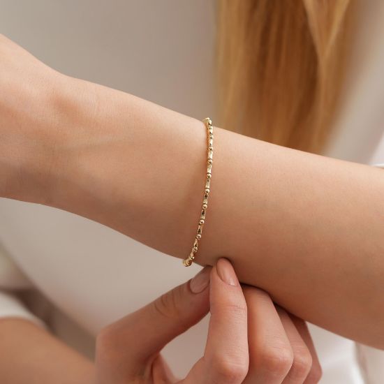 "14 Ayar Toplu Altın Bileklik, 6,67 gram, Goldium ustalığı ve Altın Dorika Toplu Bileklik modeli ile uzun ömürlü kullanım sağlar